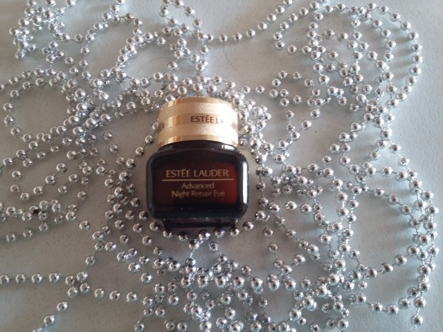 estee-lauder-eye-cream